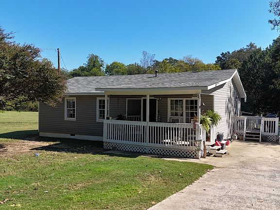 2nd image of 1600 Prospect Rd