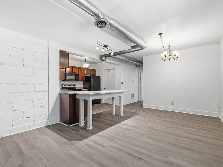 The Reese Apartments — Photo 11