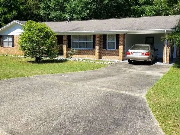 2413 Brothers Dr, Tuskegee, AL 36083
