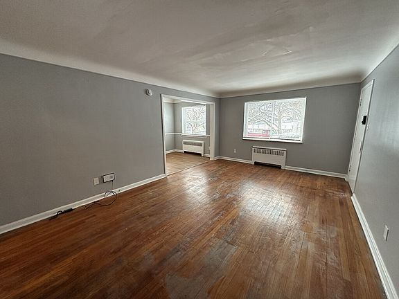 3rd image of 5929 Oakwood Ave #1
