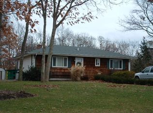 42 Peters Ln, Westhampton Beach, NY 11978