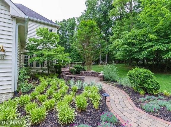 4th image of 17 Mansel Dr