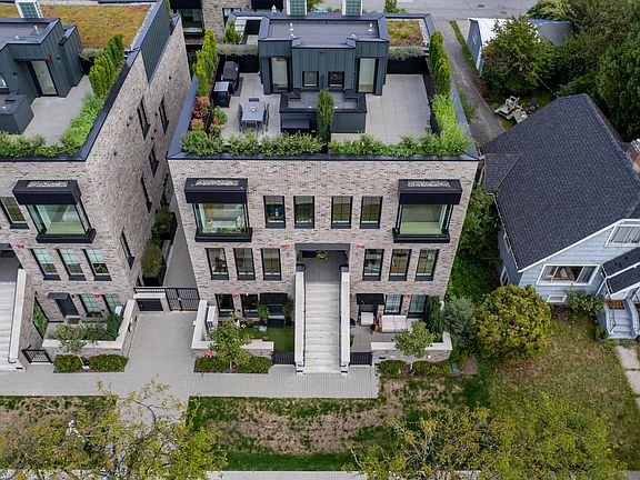 2nd image of 157 King Edward Ave W #102
