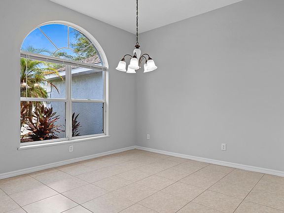 5th image of 483 S Key Lime Sq W #583