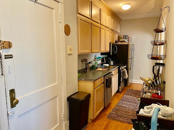 4th image of 1557 W Diversey Ave #2FW