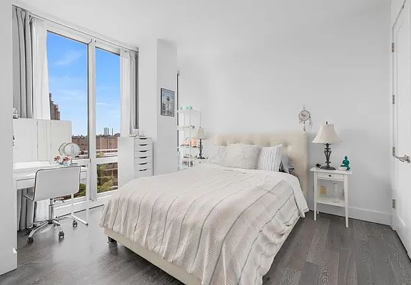 4th image of 5-19 Borden Ave #2F