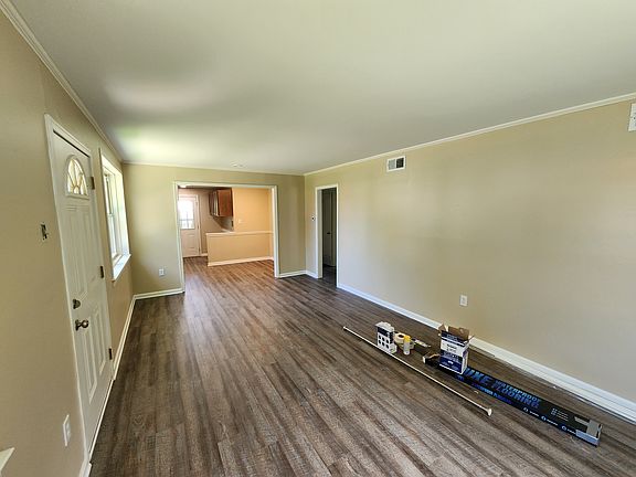 5th image of 4085 Seneca Ave