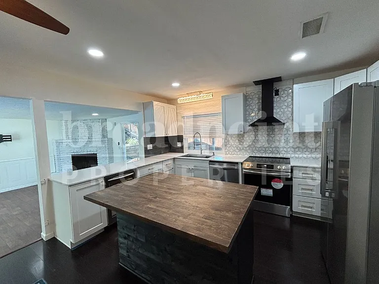1515 Kent Ave — Photo 6