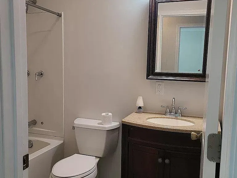 613 Haverford Ln — Photo 11