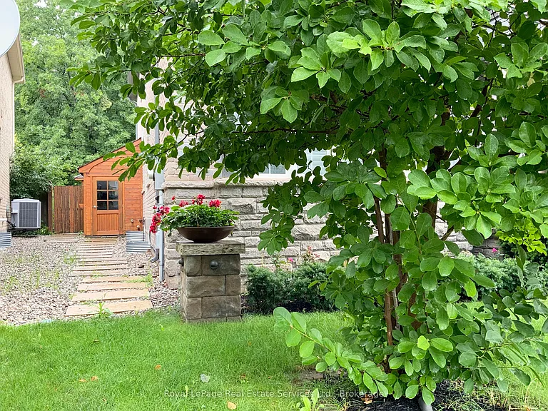 3385 Liptay Ave — Photo 4