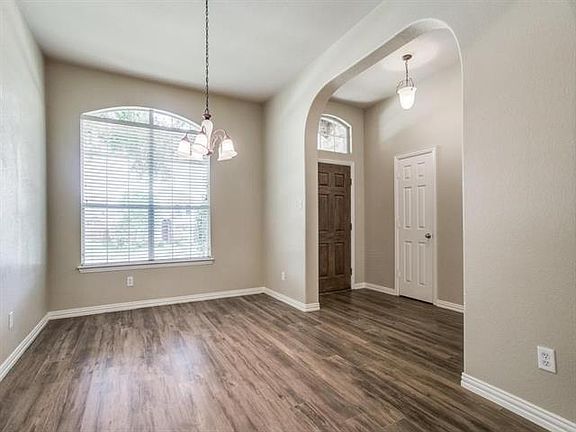 4th image of 10272 Bancroft Ln