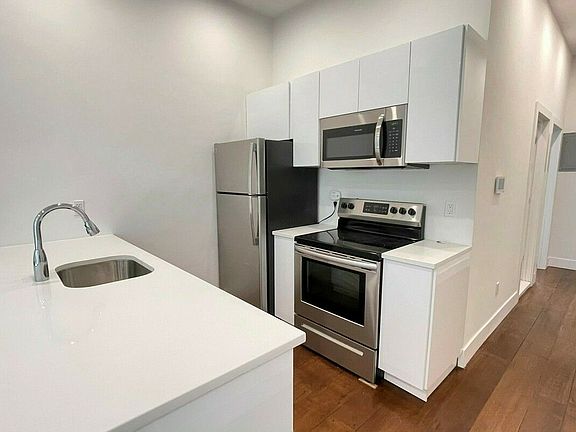 2nd image of 306 E 51st St #2