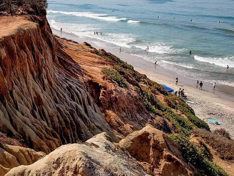 Carlsbad beach 10 min away.