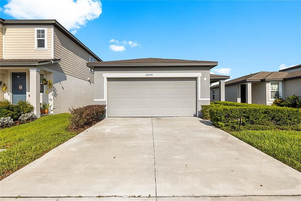 4 bed, 2.0 bath, 1682 sqft, $2,300 — Photo 3