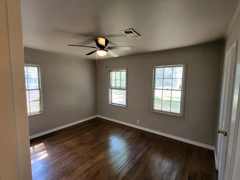 4290 Dallas St — Photo 18