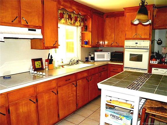 KITCHEN - VIEW 1
