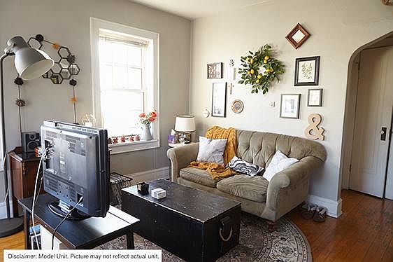 4th image of 1827 E Park Pl