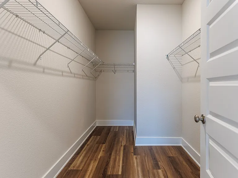 286 Hudson Loop — Photo 9
