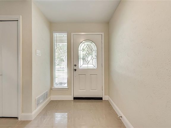2nd image of 2908 Hunters Creek Pl