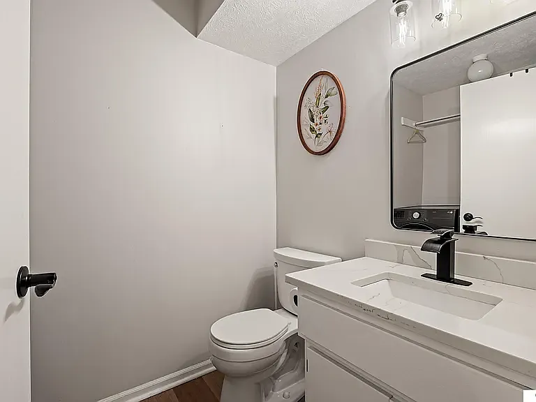 1315 S 169th Ave — Photo 7