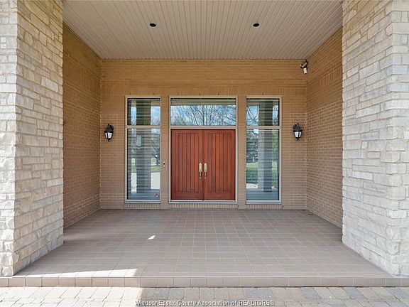 4th image of 30 Emerald Ln