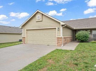 1716 Hickory Ln, Junction City, KS 66441