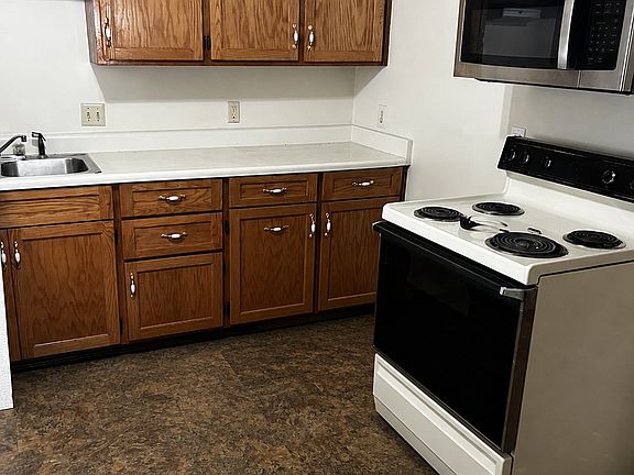 2nd image of 401 Chestnut St #411