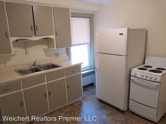 2nd image of 322 Broad St APT 2