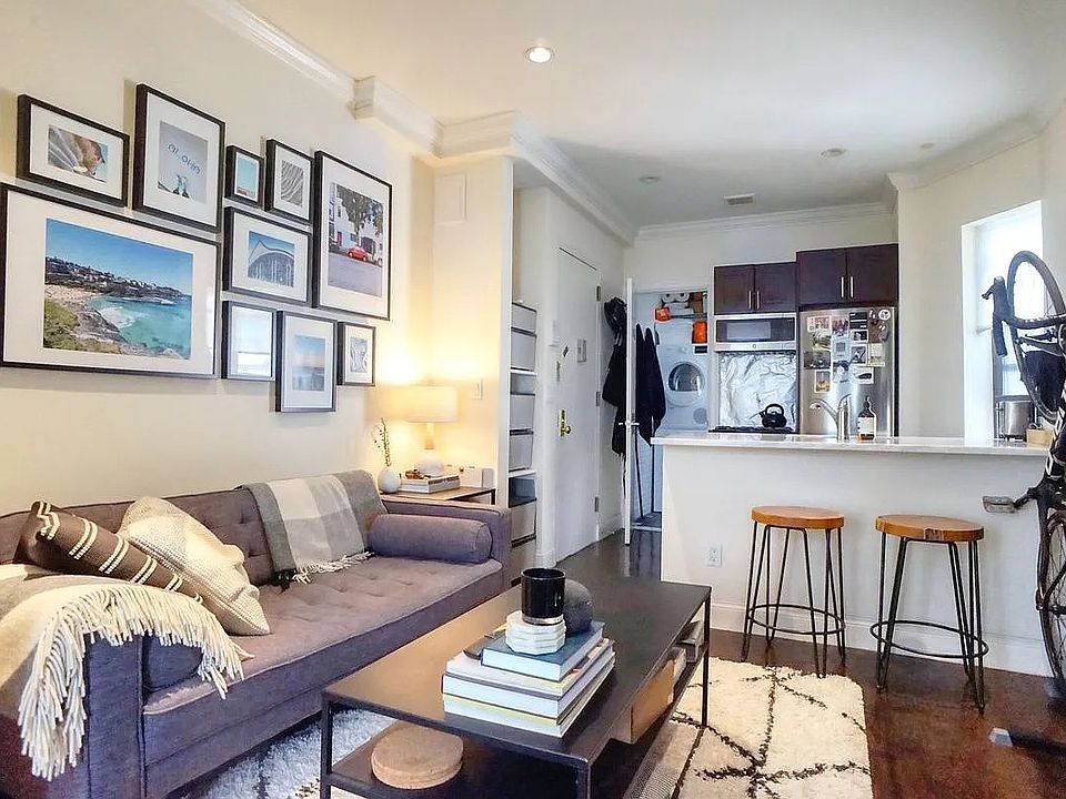 1st image of 604 E 9th St APT 11