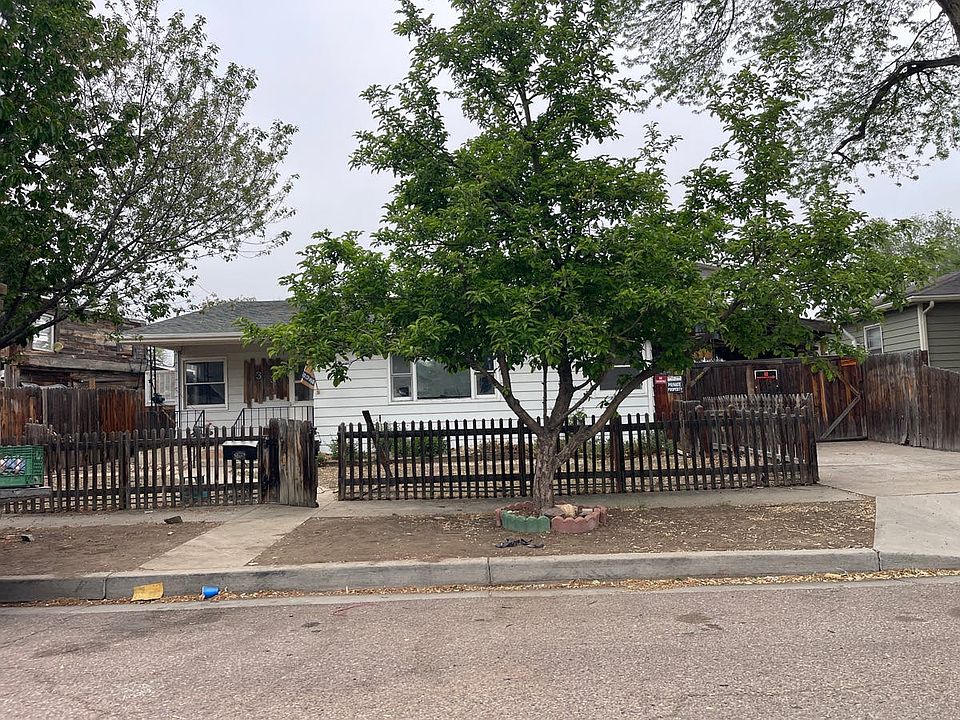 2nd image of 335 E 11th St
