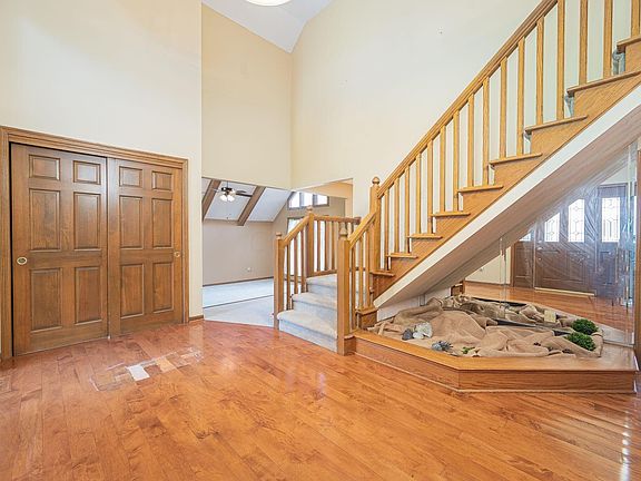4th image of 6223 Deeside Dr