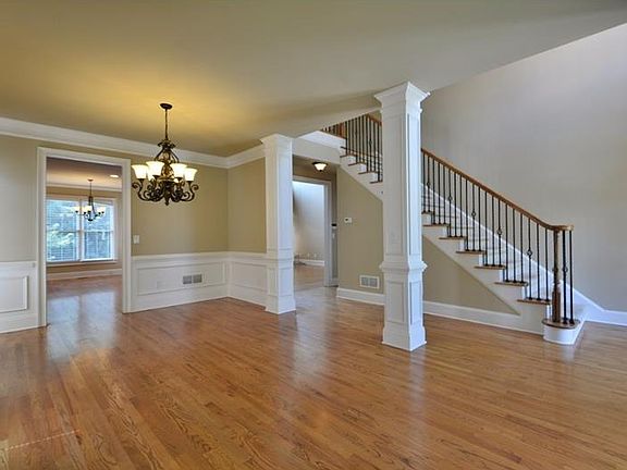 4th image of 2530 Wynmont Pl