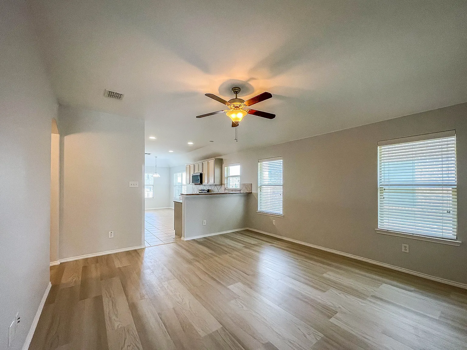 3 bed, 1468 sqft, $2,150 — Photo 3