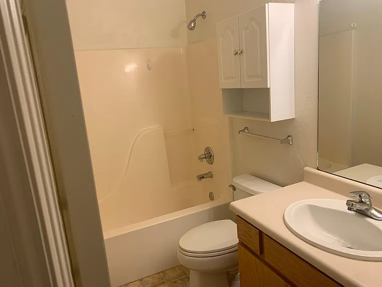 824 Red Valley Dr — Photo 9