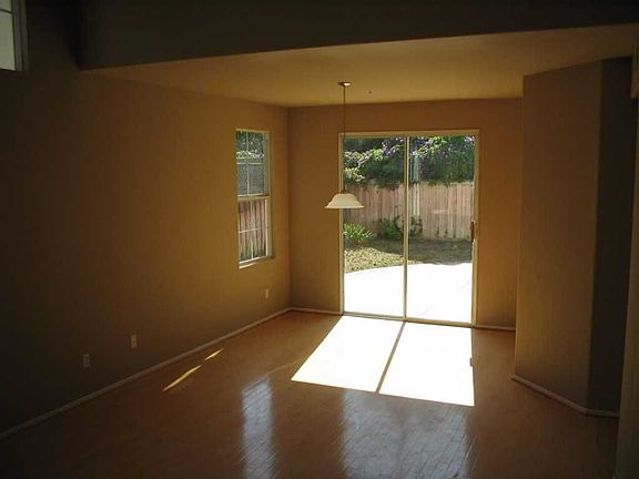 2nd image of 360 W Shoshone St