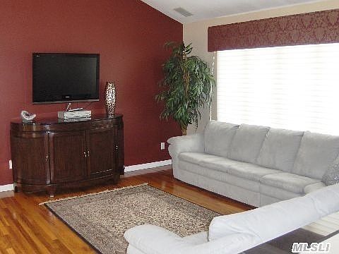 3rd image of 171 Tredwell Ave
