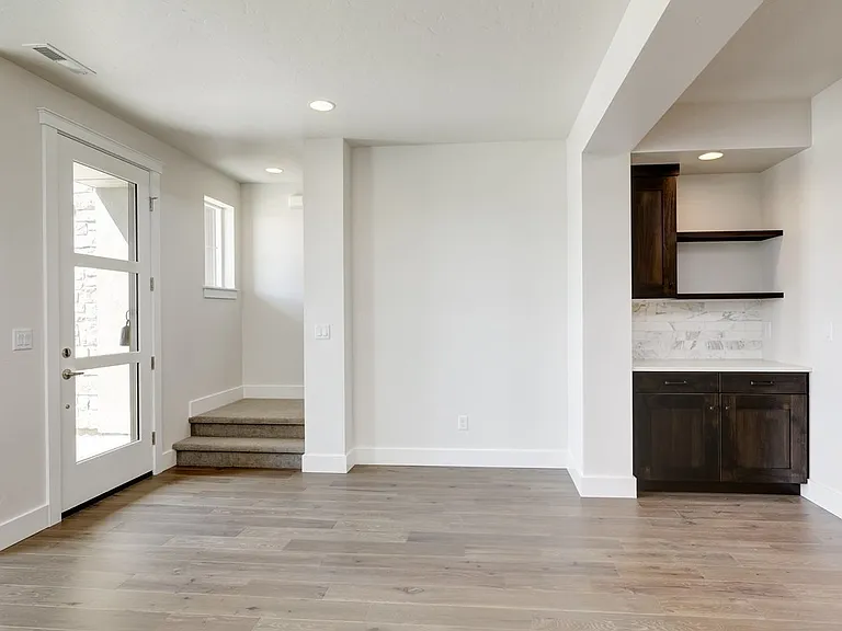 4314 E Parkcenter Blvd — Photo 2