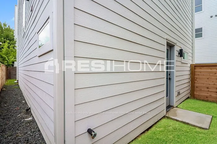 6334 Culberson St — Photo 15