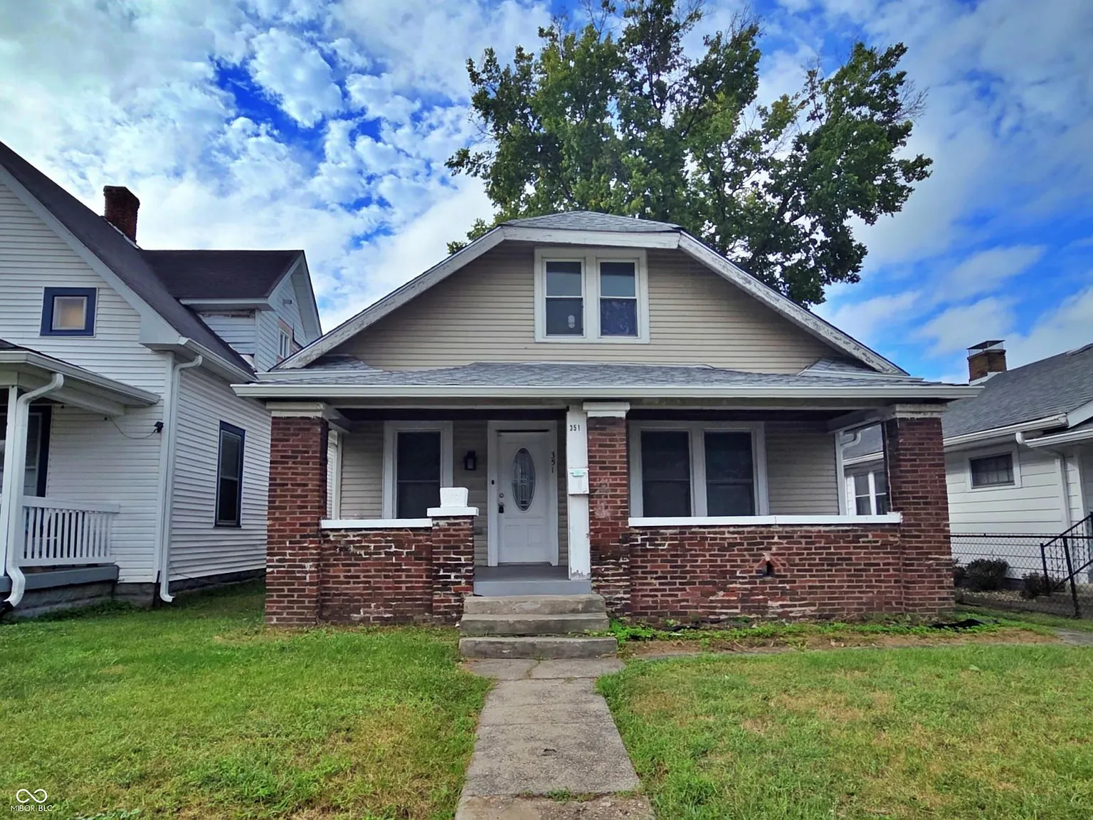 4 bed, 2.0 bath, 2516 sqft, $1,800 — Photo 1