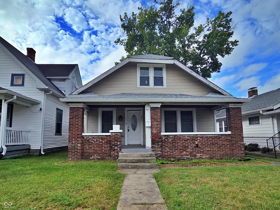 351 Congress Ave