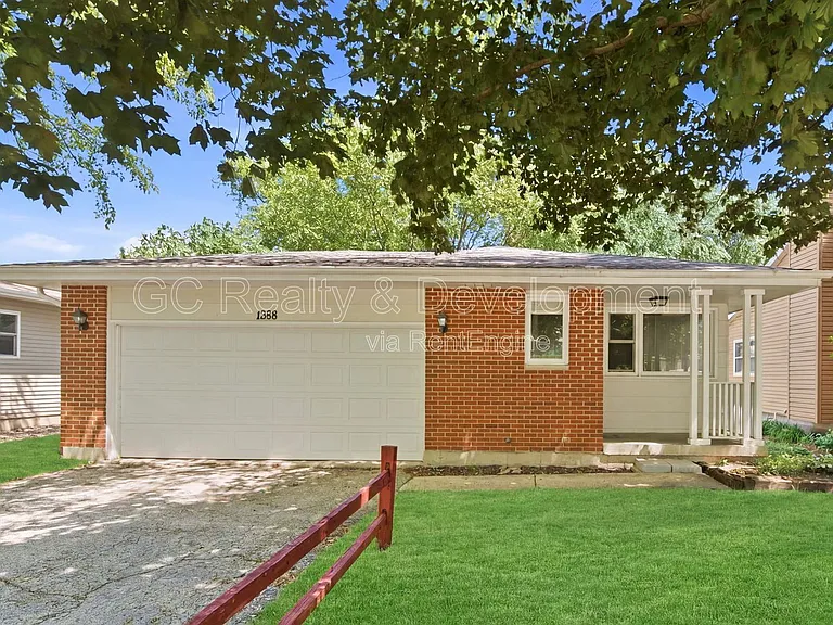 1388 Gardina Vis — Photo 1