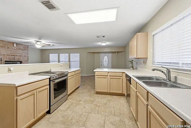 21935 Legend Point Dr — Photo 4