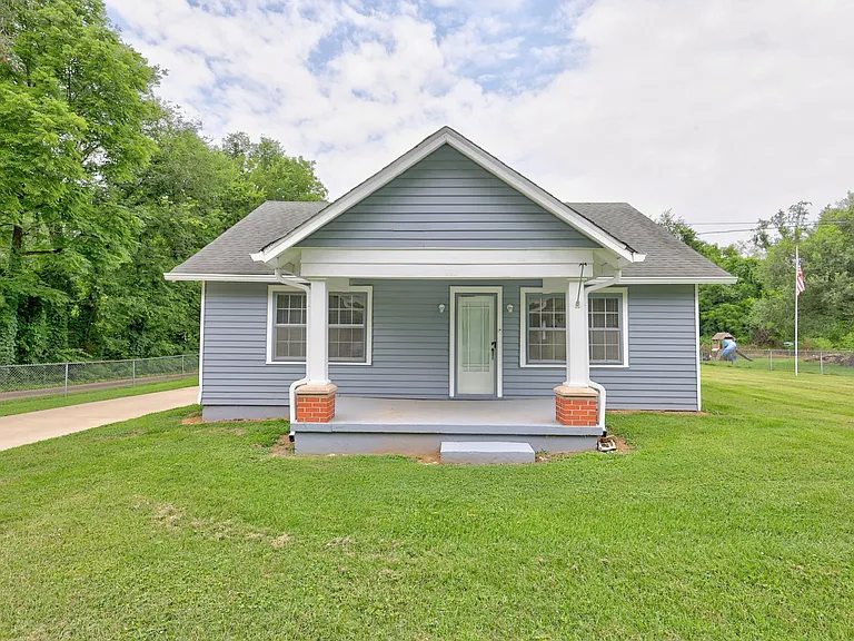 110 Woodcraft Dr — Photo 2