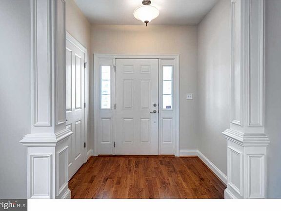 2nd image of 1017 Balfour Cir