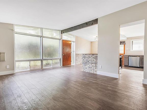 4th image of 830 Bobbins Ln