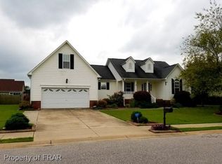 1018 Canter Ln, Hope Mills, NC 28348