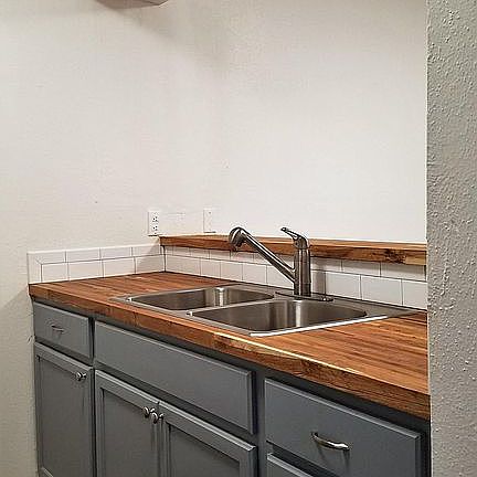 5th image of 200 E Courtland Pl APT 3
