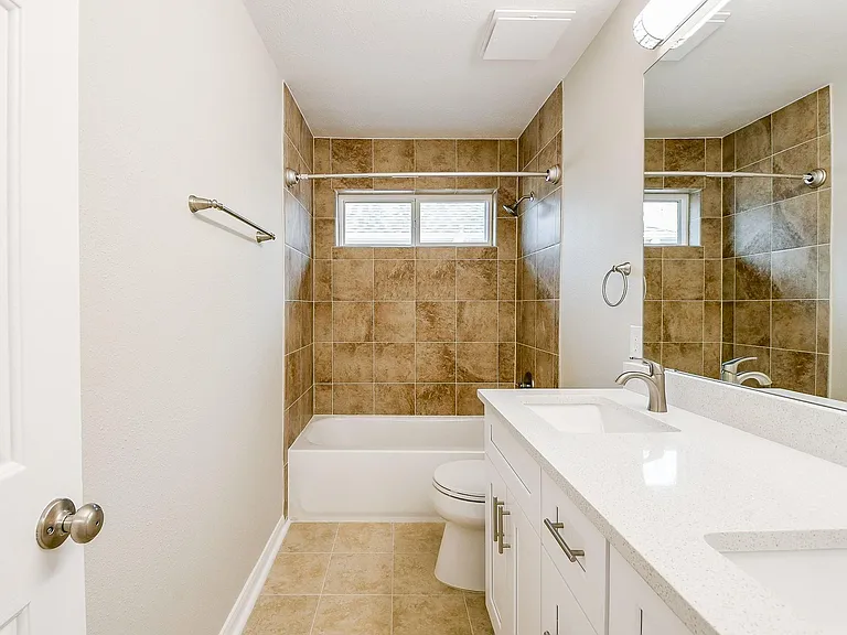 815 Robins Way — Photo 38