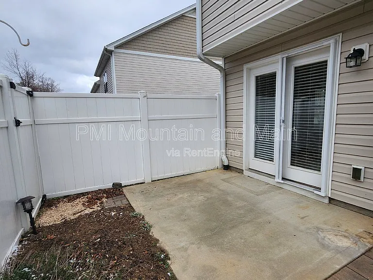 19 Barnett Shoals Dr — Photo 24