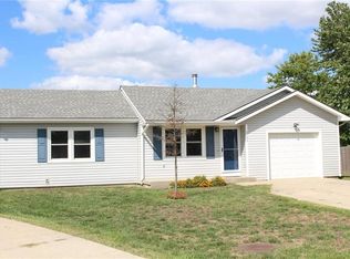 1706 Cypress Ct, Eudora, KS 66025